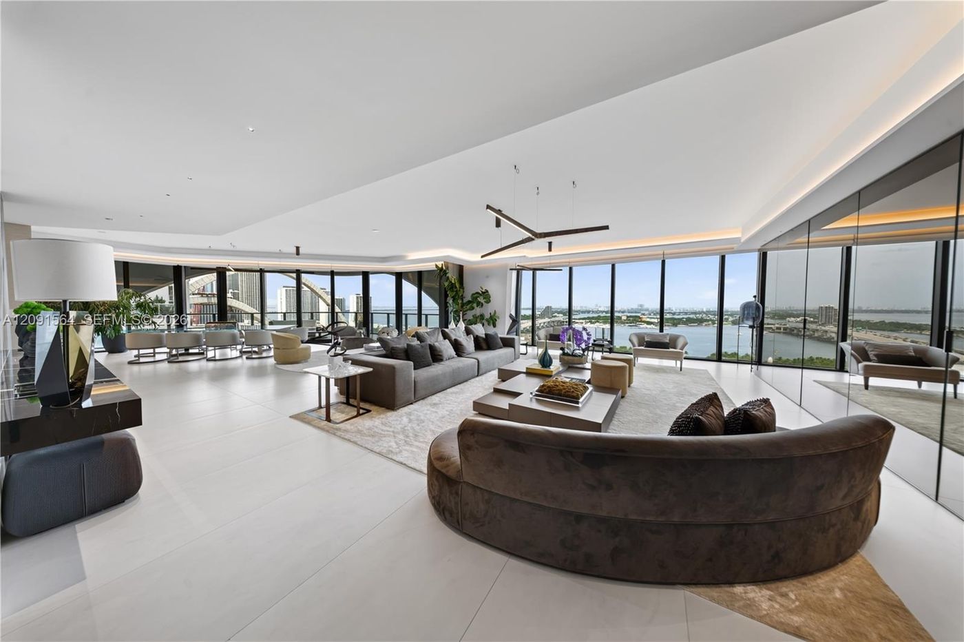 1000 NE Biscayne Boulevard 2202, Miami, FL 33132