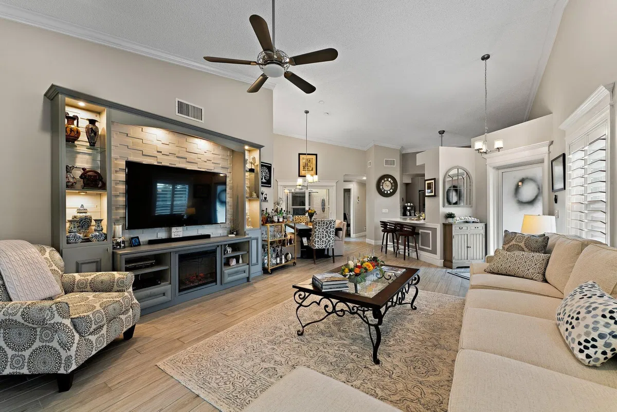Monarch Country Club Residence photo 7