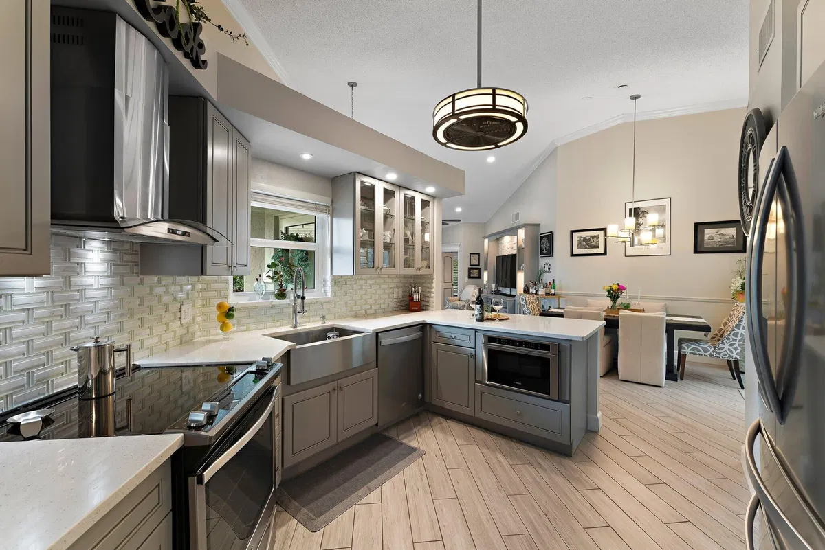 Monarch Country Club Residence photo 13
