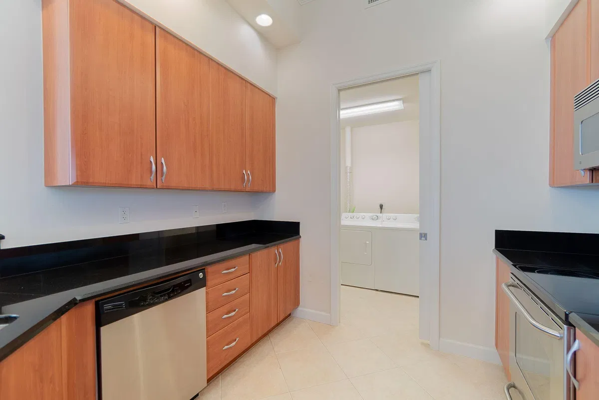 One City Plaza Unit 1604 photo 16