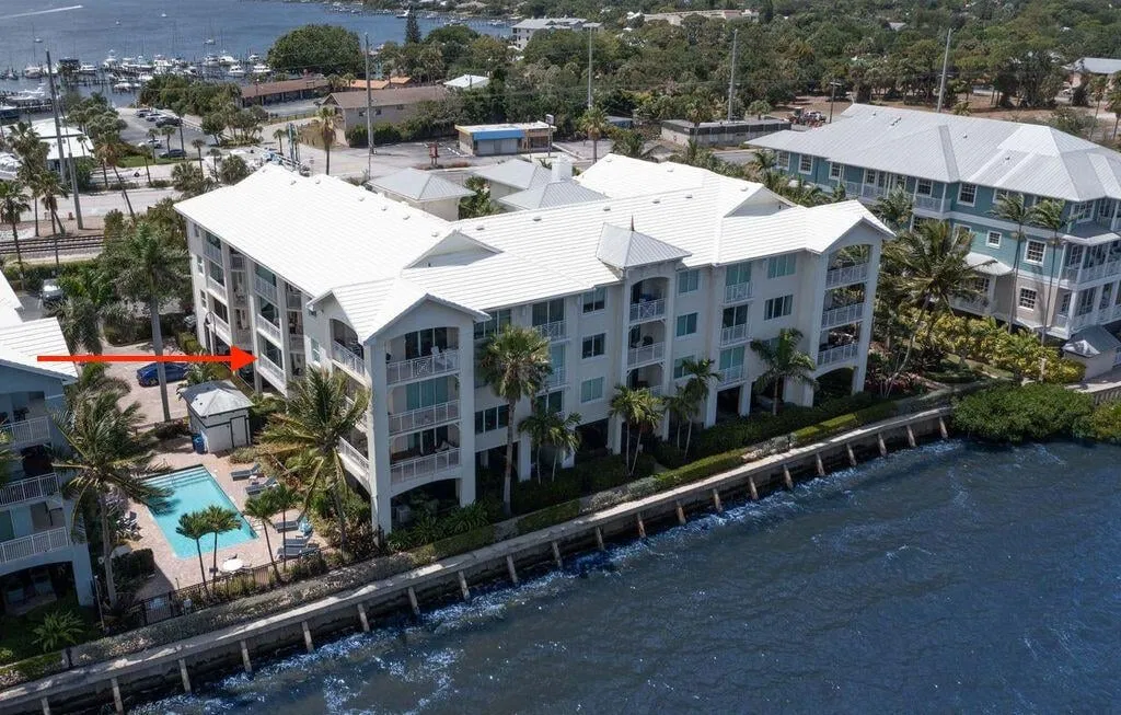 Harborage Yacht Club Unit 205 photo 4