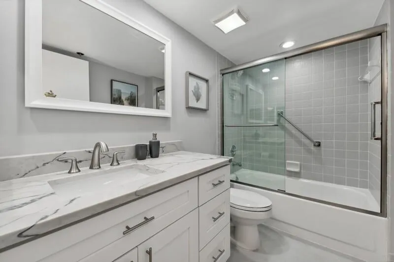 Unit 337 photo 16