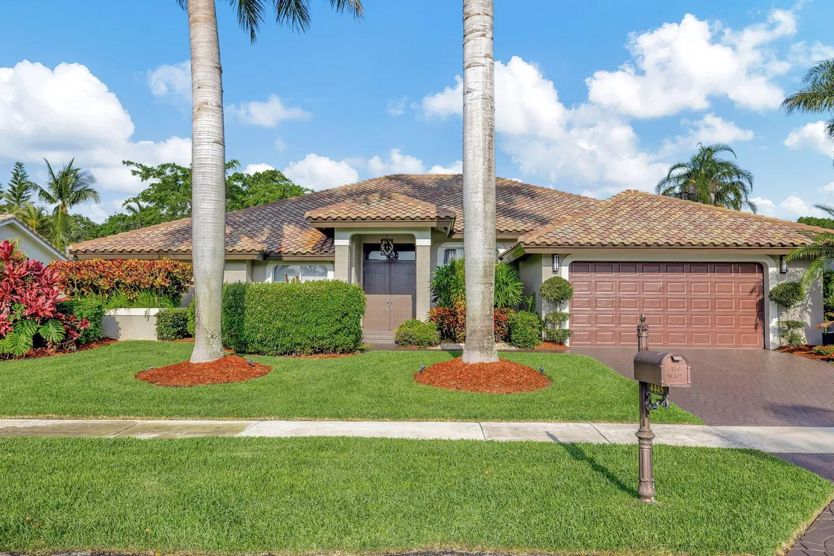 Colonnade Boca Raton Residence
