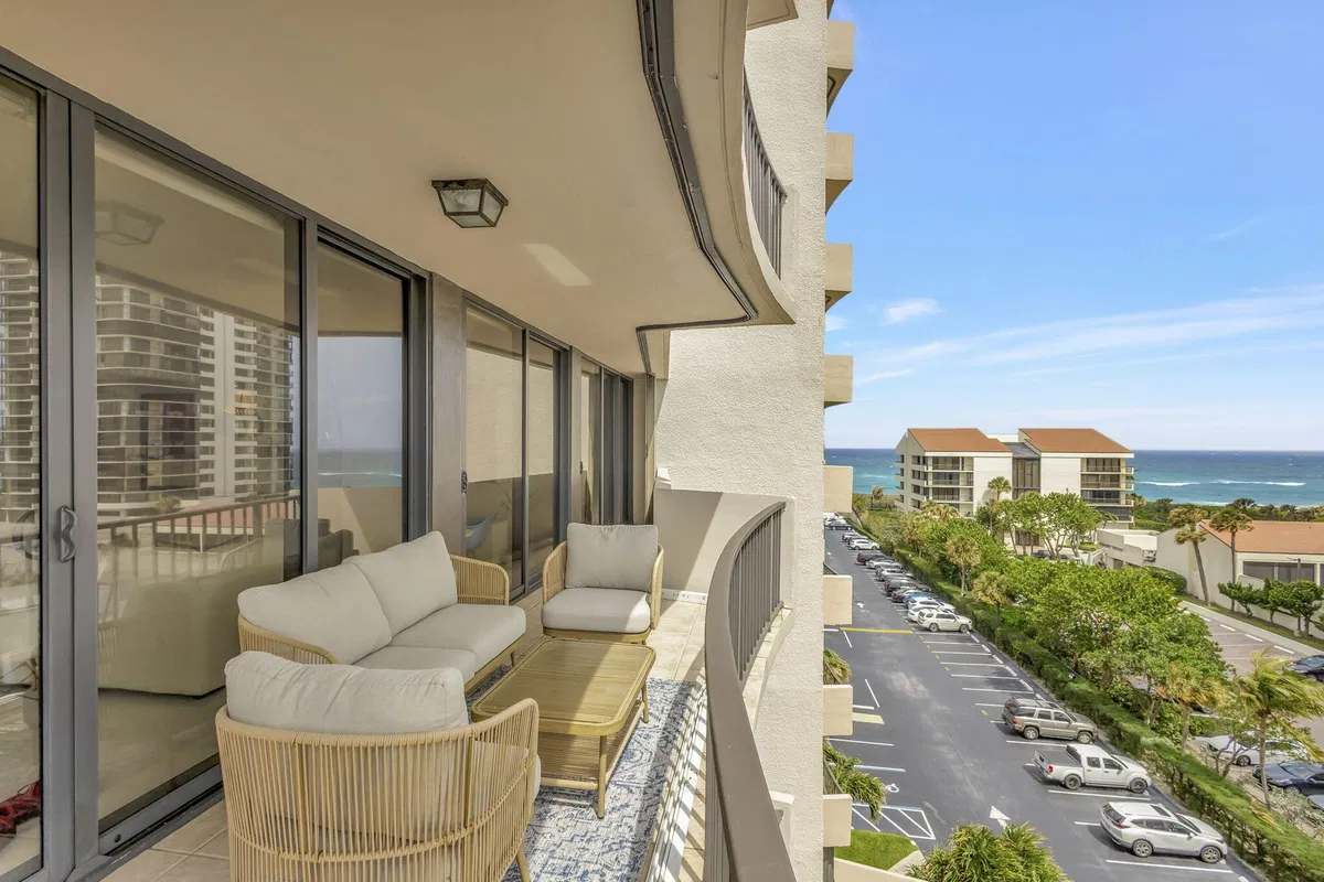 Singer Island Unit 604 photo 4