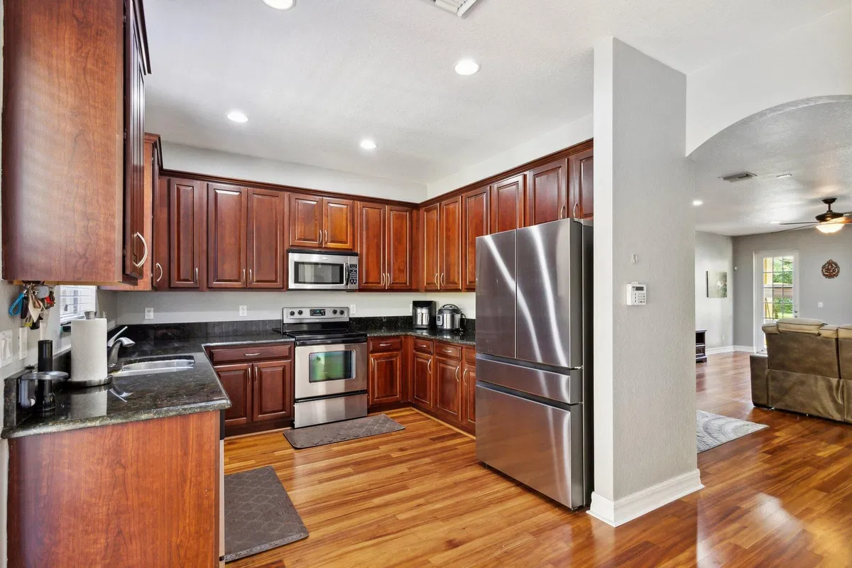 Canterbury Place Residence photo 13