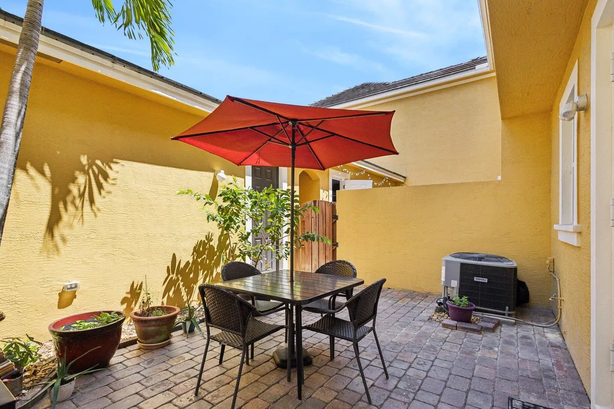 Canterbury Place Residence photo 22