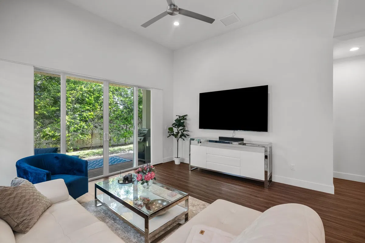 Residences at Midtown Palm Beach Gardens Residence photo 4
