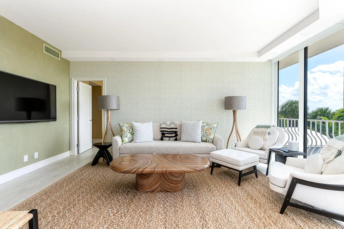 Sloan's Curve Palm Beach Unit 204s photo 19