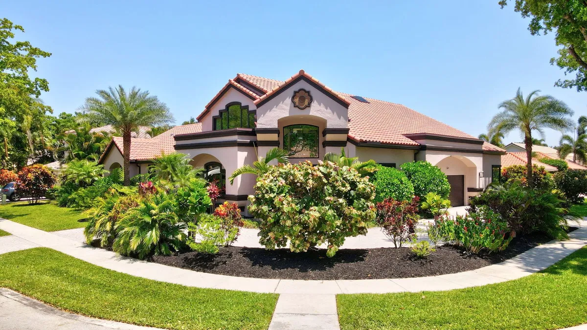 Colonnade Boca Raton Residence