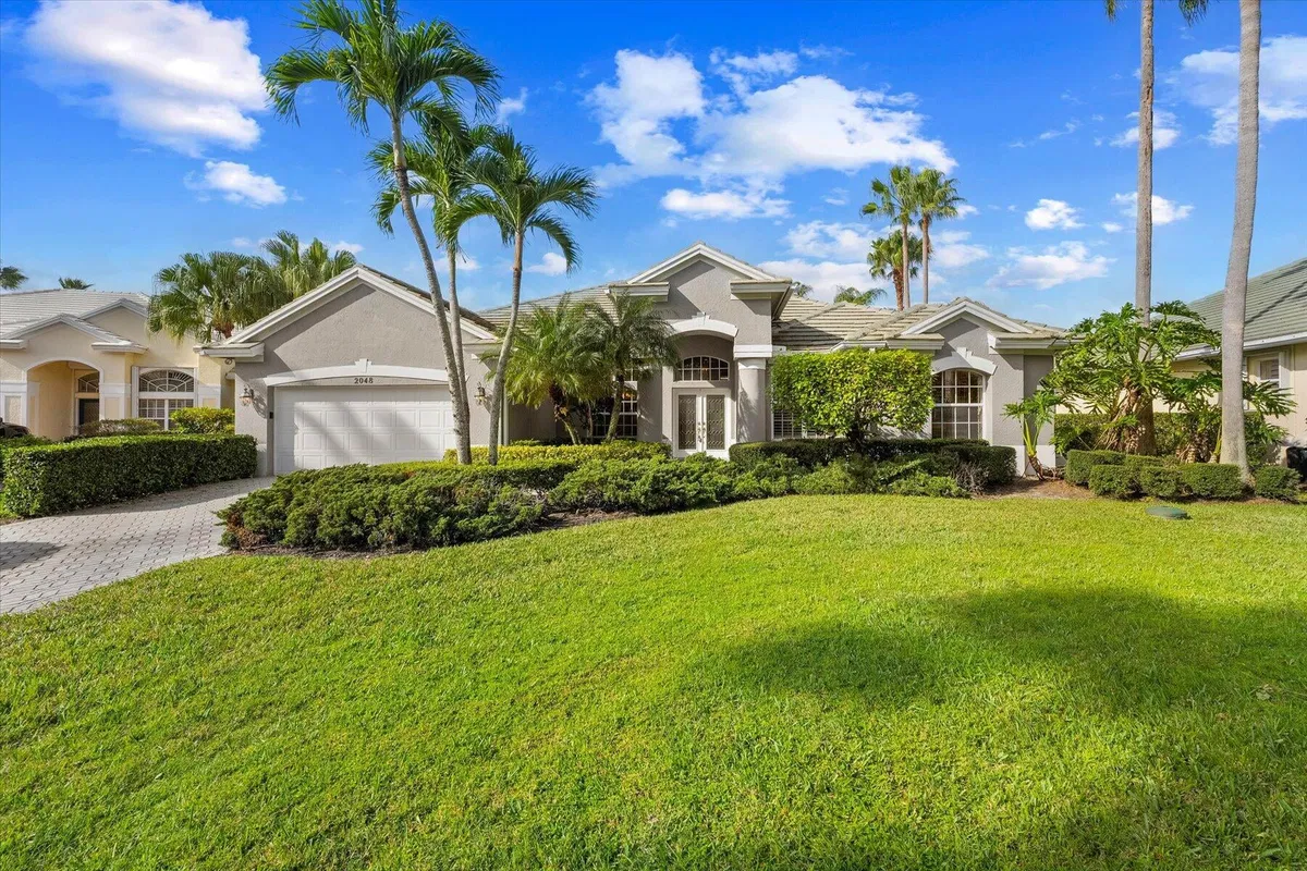 Monarch Country Club Residence