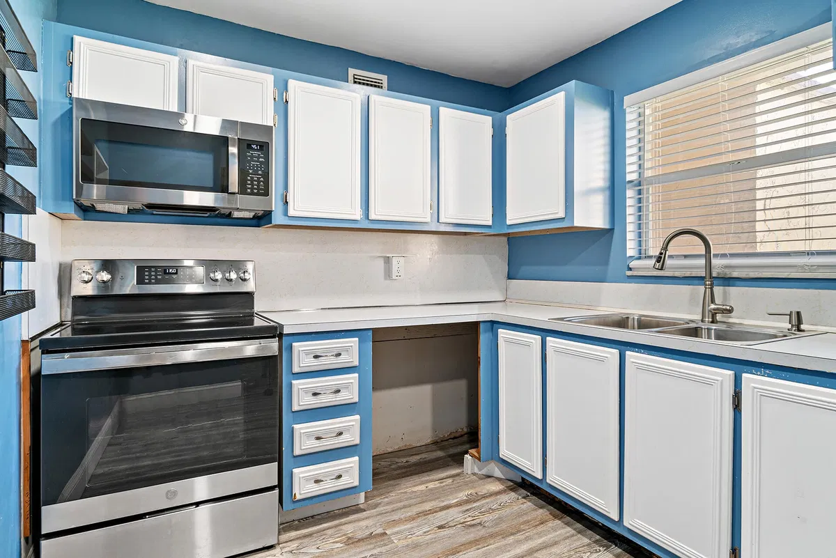  Unit 114 photo 7