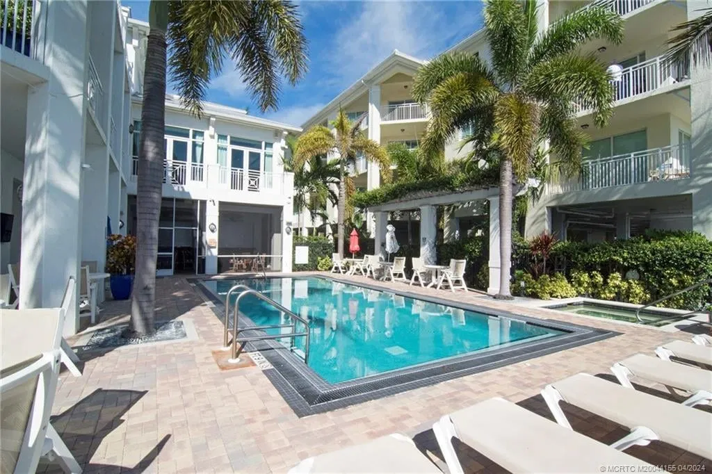 Harborage Yacht Club Unit 206