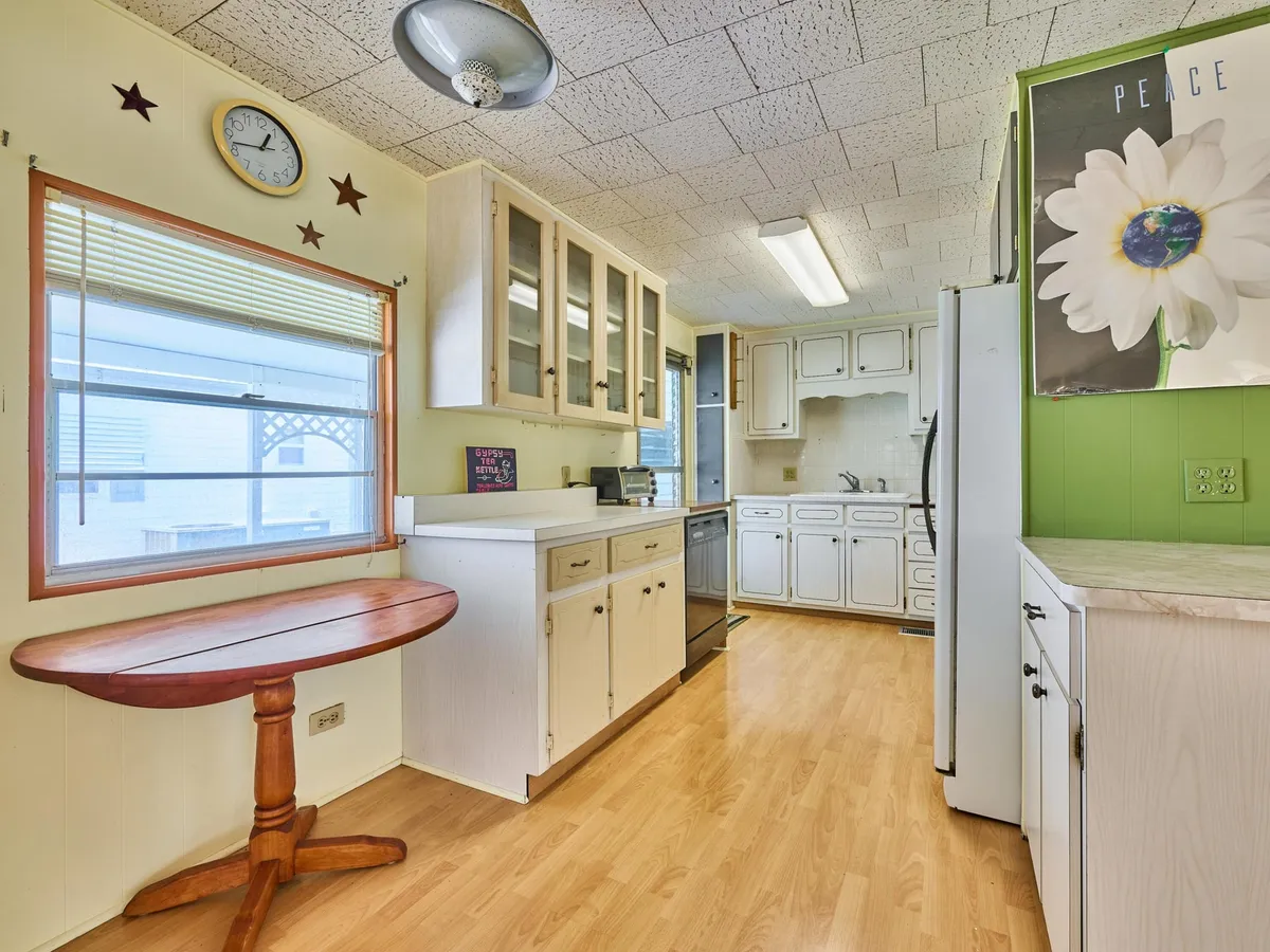 Unit 175 photo 10