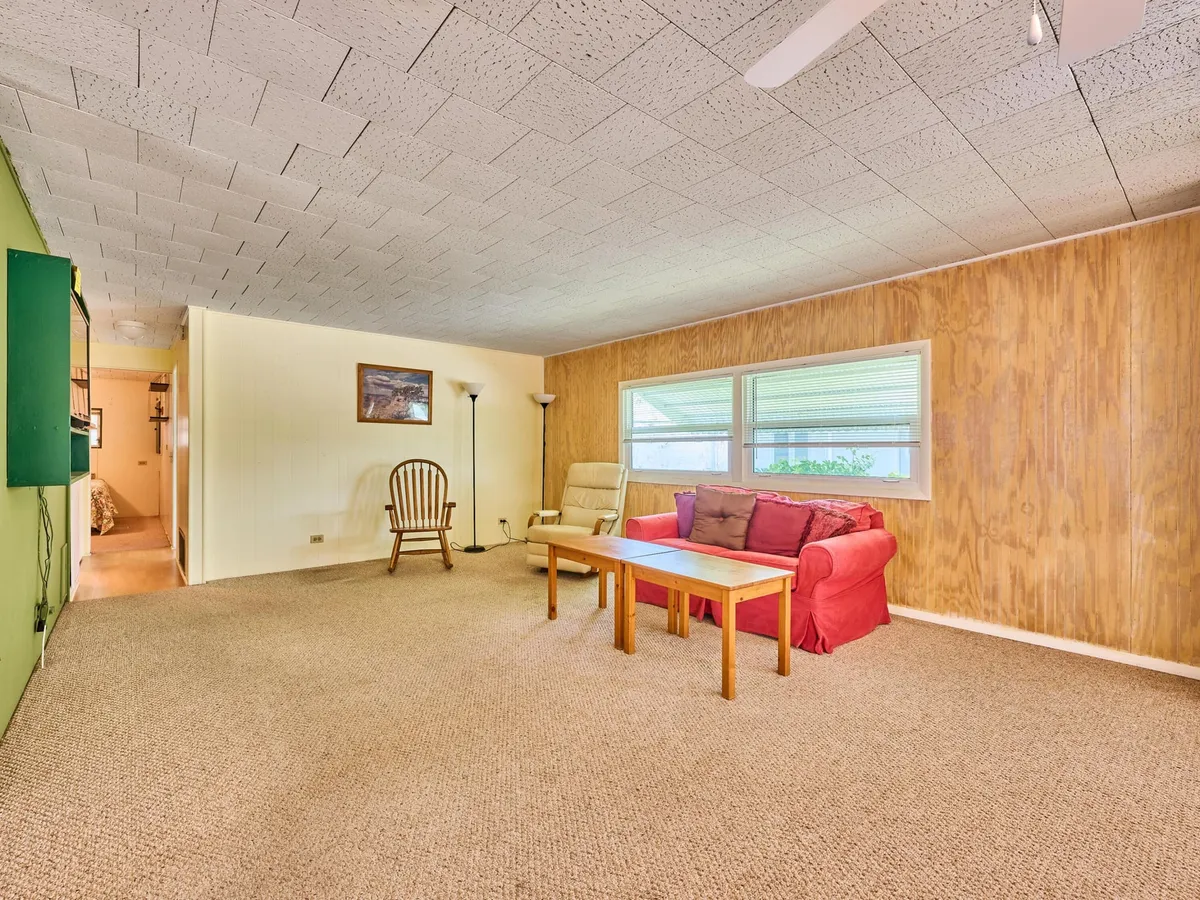 Unit 175 photo 19