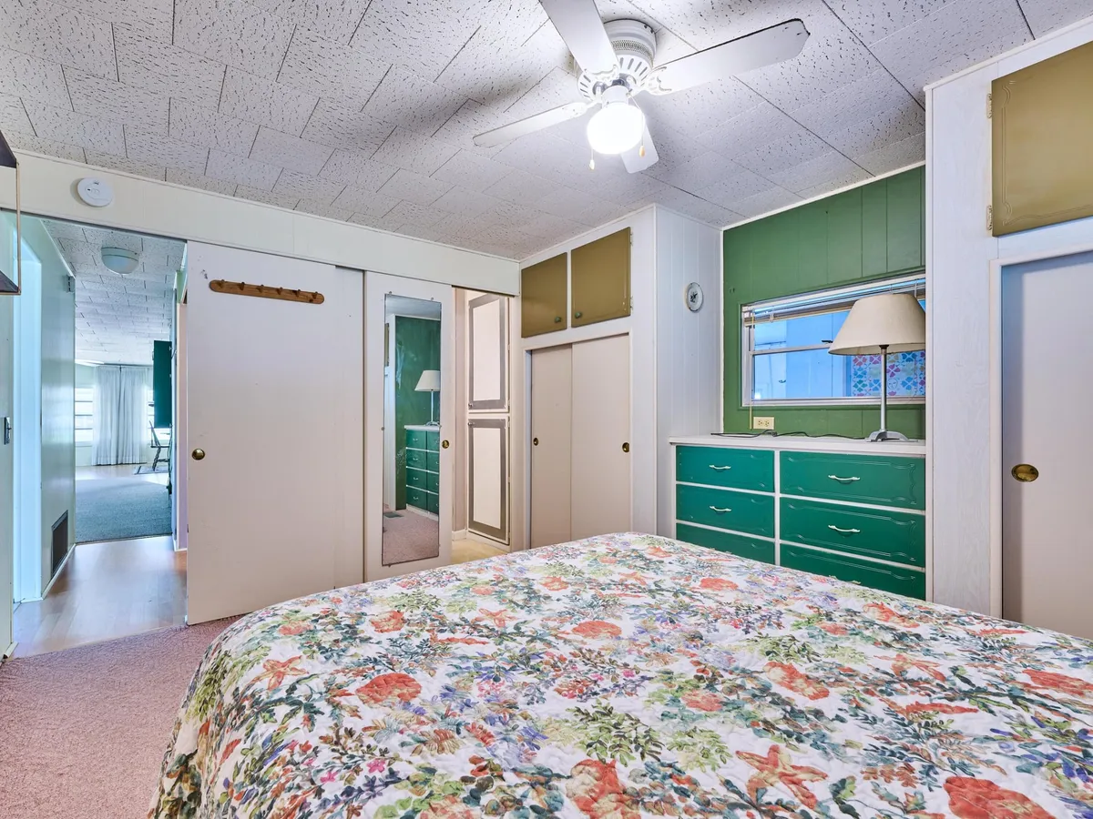 Unit 175 photo 25