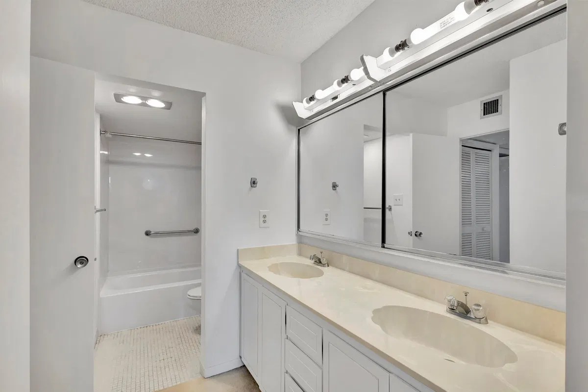 Eastpointe Singer Island Unit 4-E photo 31
