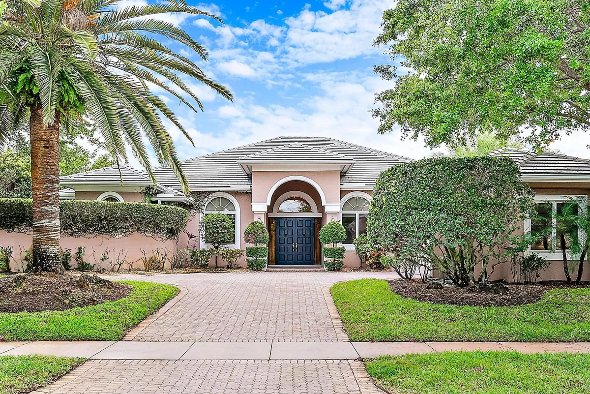 Willoughby Golf Club Residence