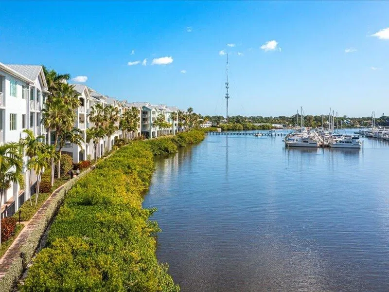 Harborage Yacht Club Unit 302 photo 4