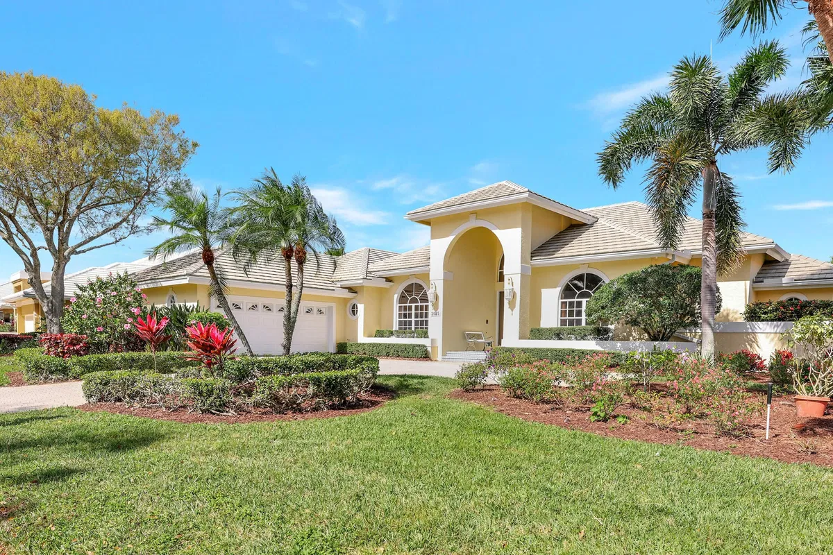 Monarch Country Club Residence photo 7