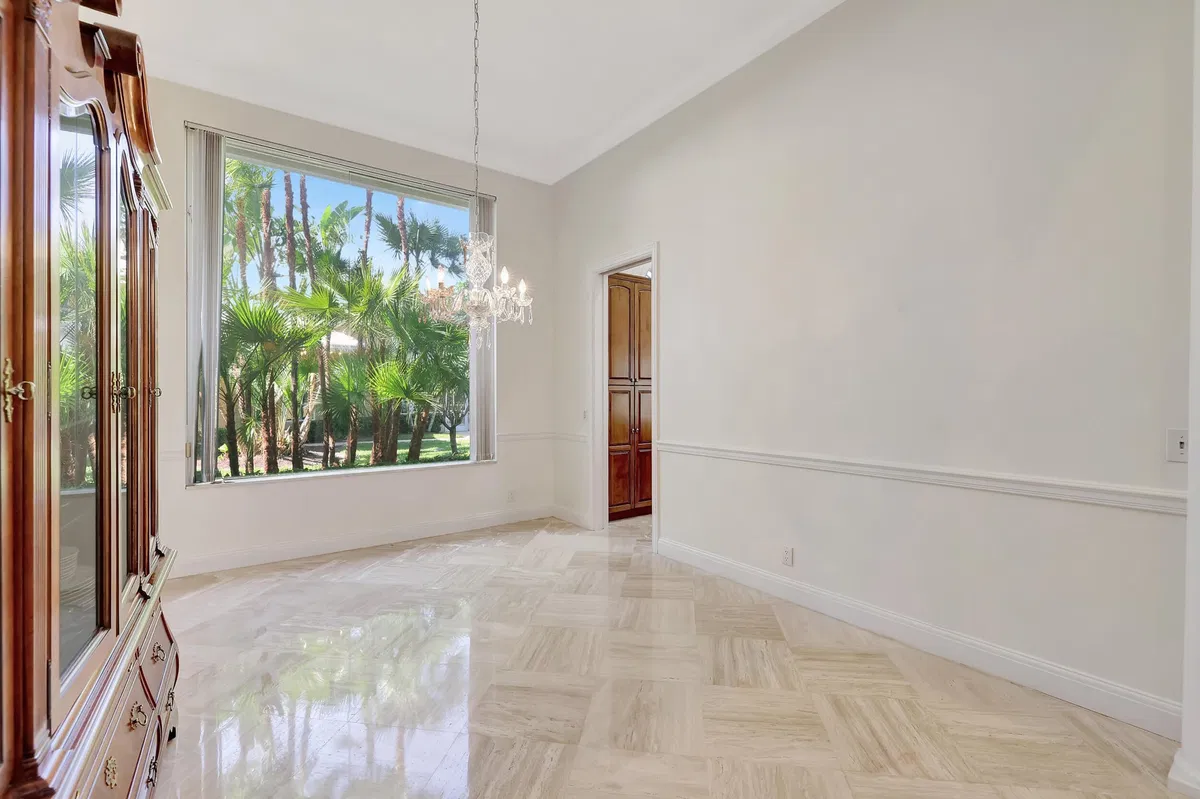 Monarch Country Club Residence photo 16