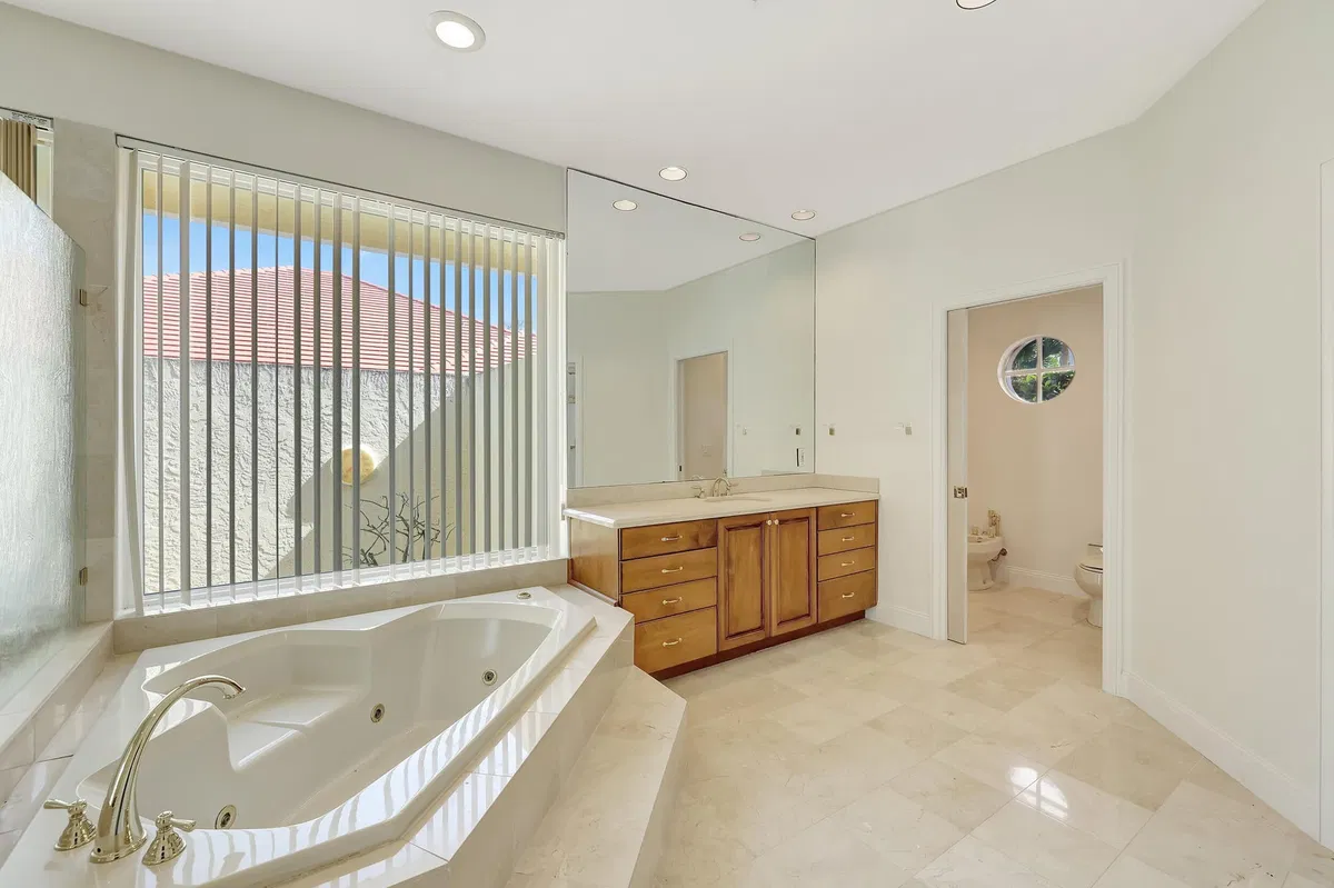 Monarch Country Club Residence photo 34