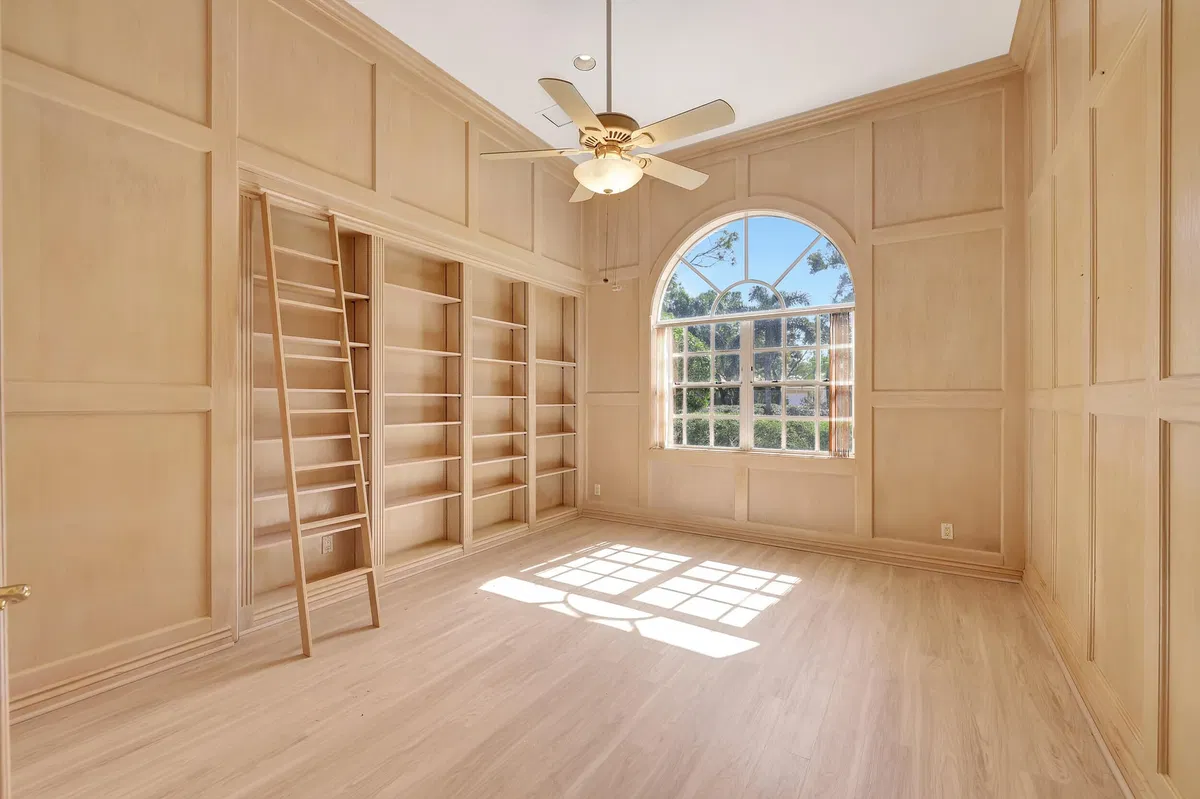 Monarch Country Club Residence photo 37