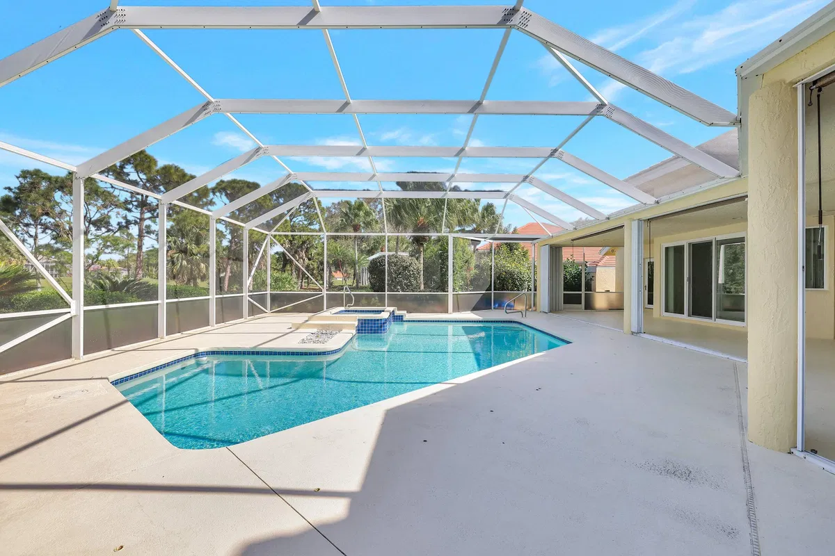 Monarch Country Club Residence photo 58