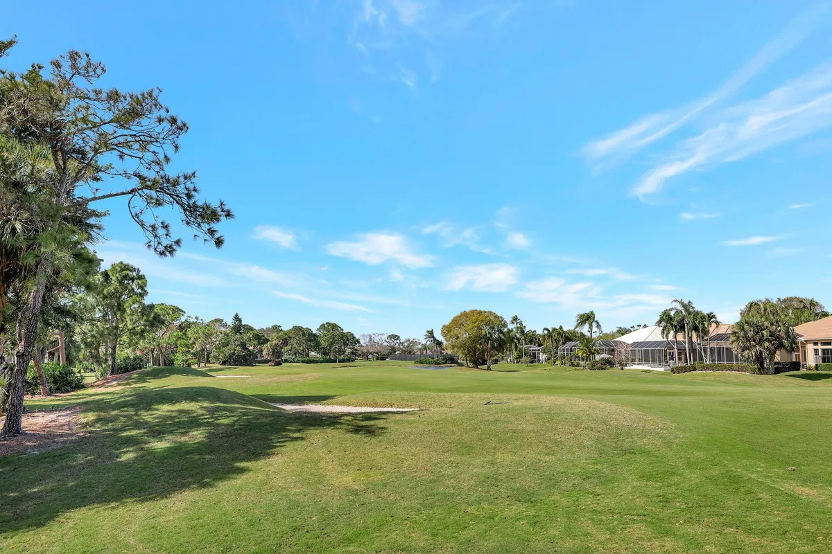 Monarch Country Club Residence photo 64