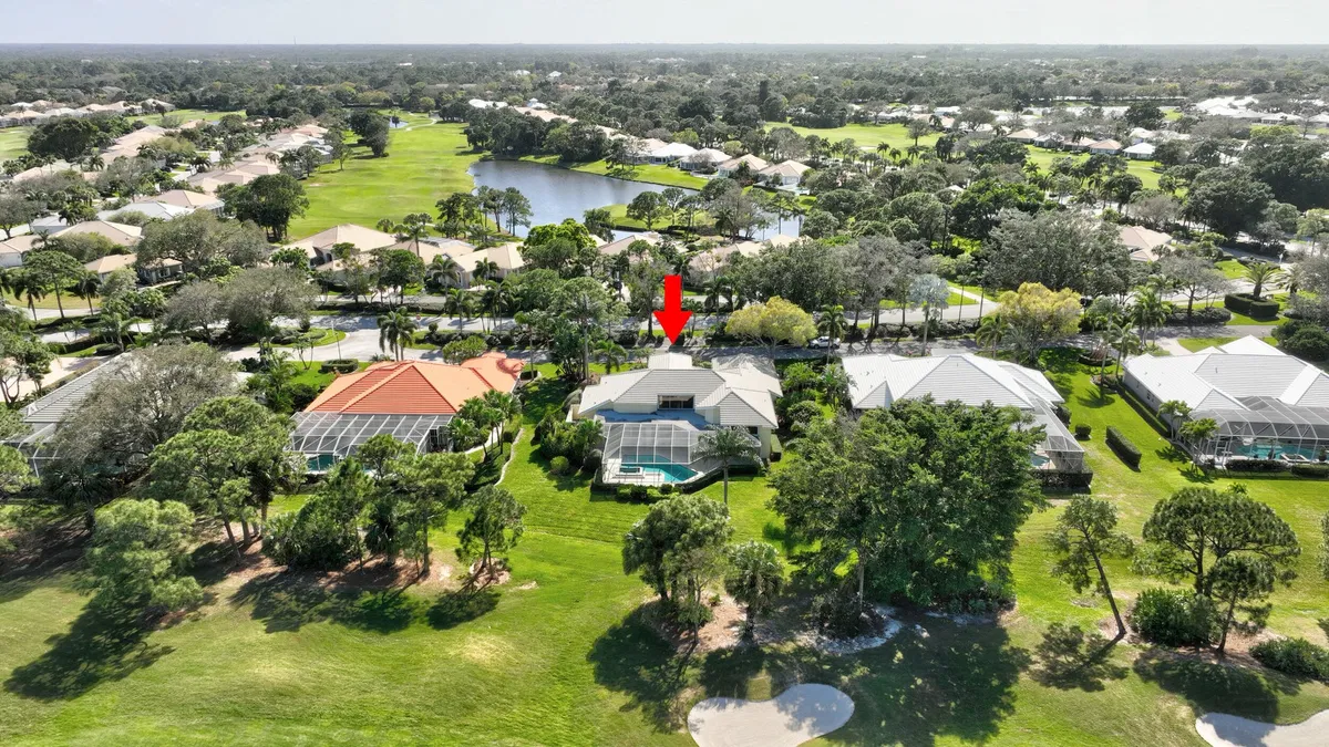 Monarch Country Club Residence photo 73