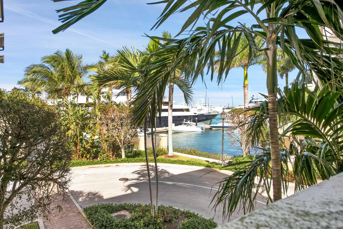 Flagler Landing Unit 201 photo 43