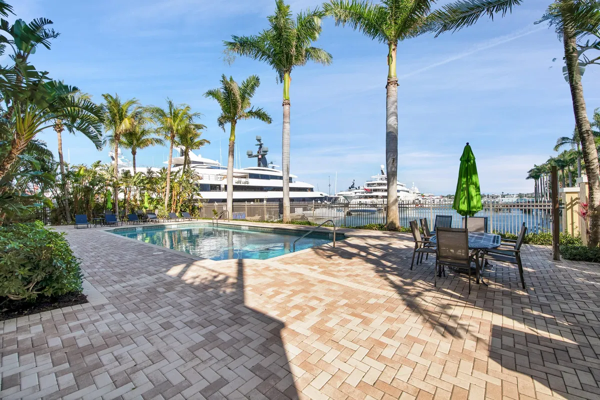 Flagler Landing Unit 201 photo 49