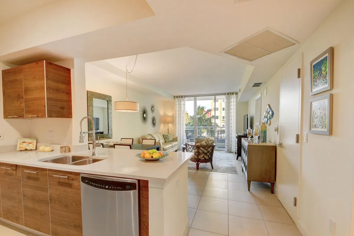 City Palms Unit 203 photo 4
