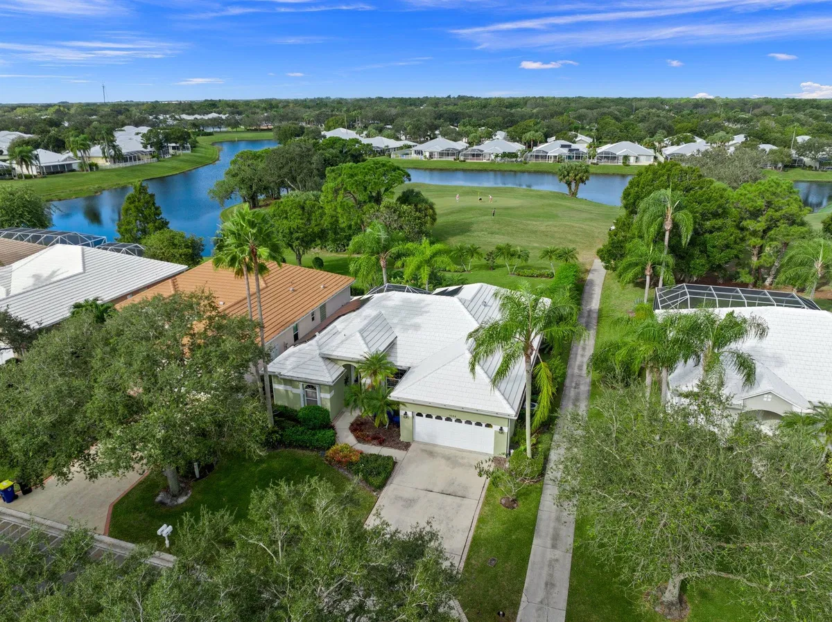 Monarch Country Club Residence photo 40