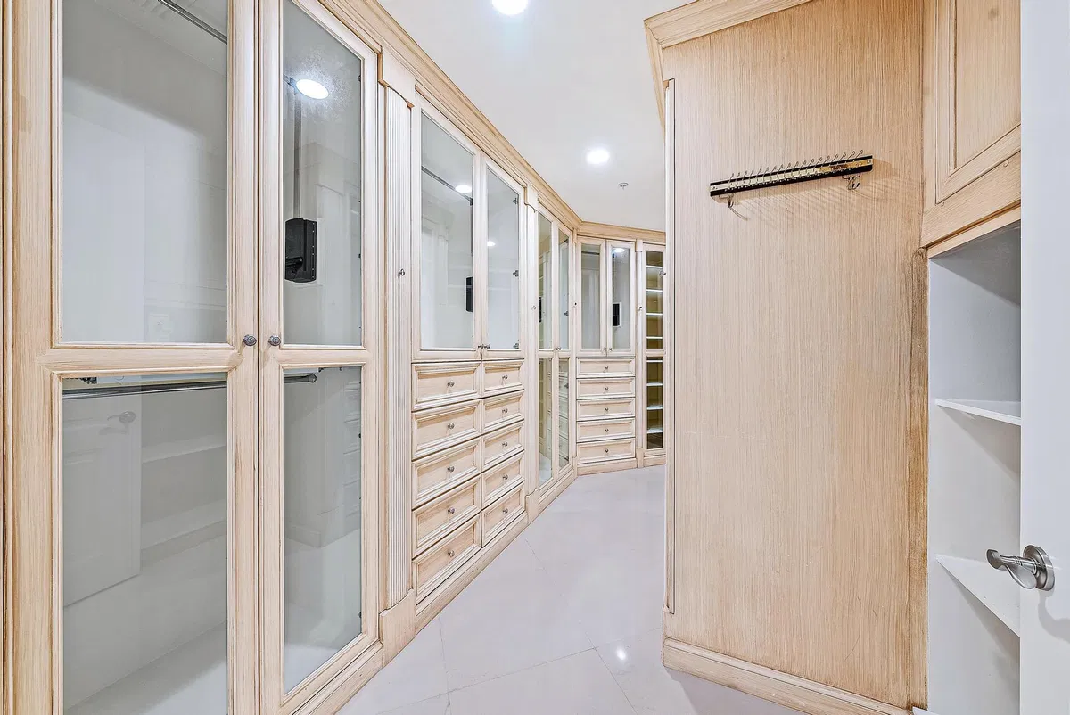 One Watermark Place Unit 201 photo 22