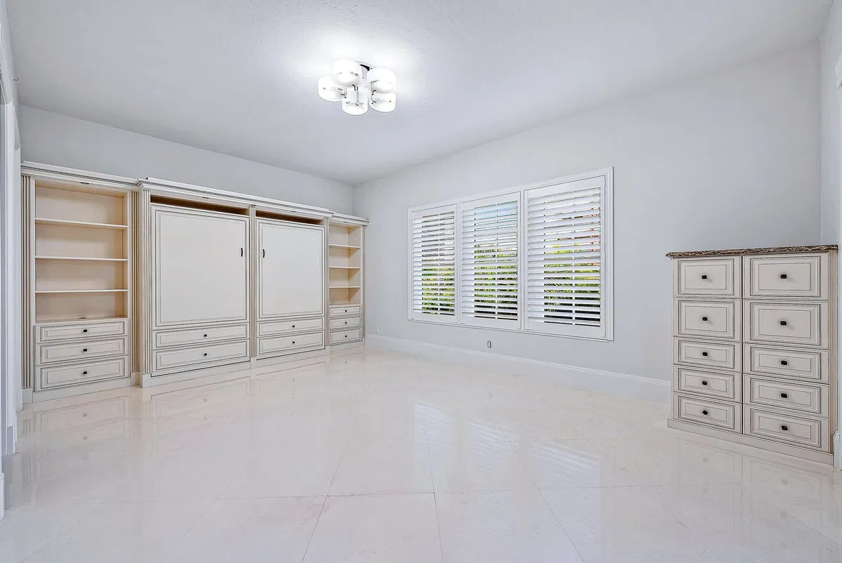 One Watermark Place Unit 201 photo 25