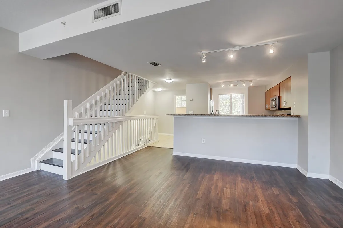 Pineapple Grove Village Condominiums Unit 4e photo 7