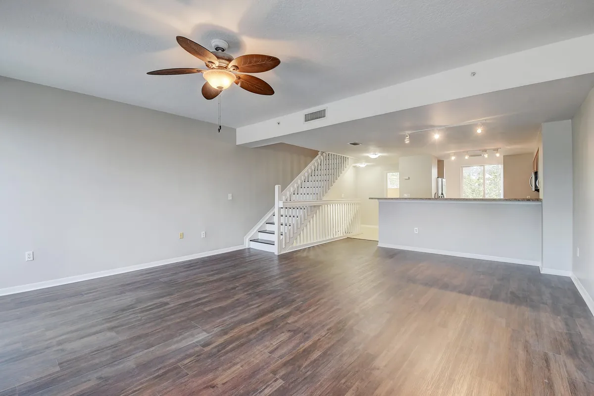 Pineapple Grove Village Condominiums Unit 4e photo 10