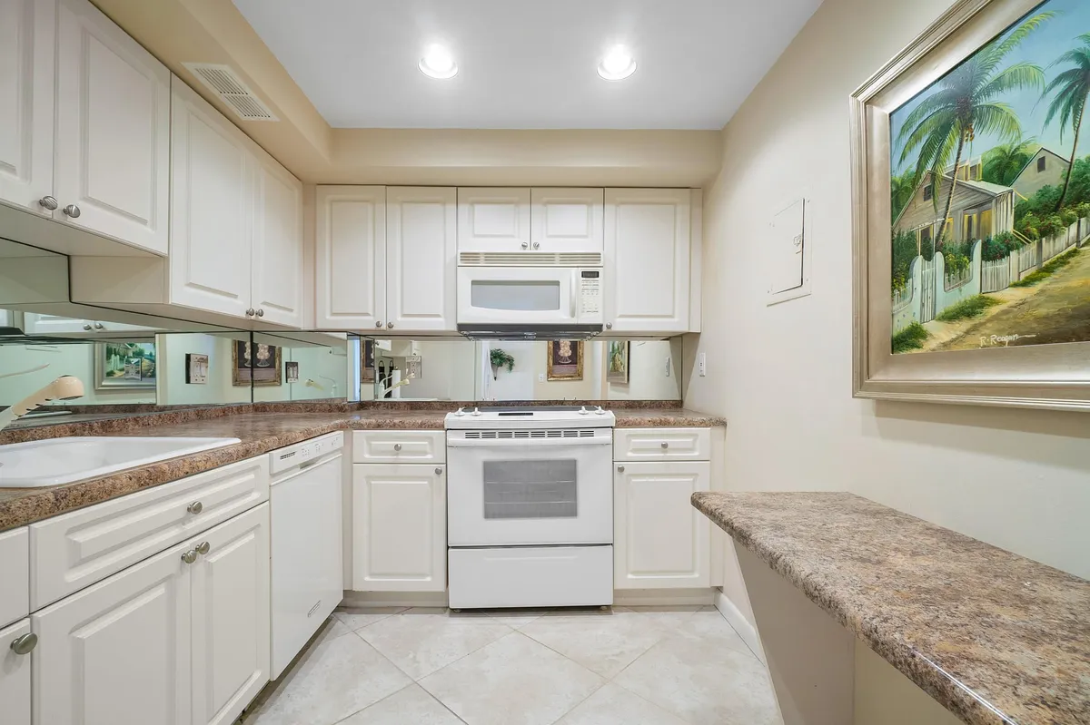 The Patrician of Palm Beach Unit 625 photo 7