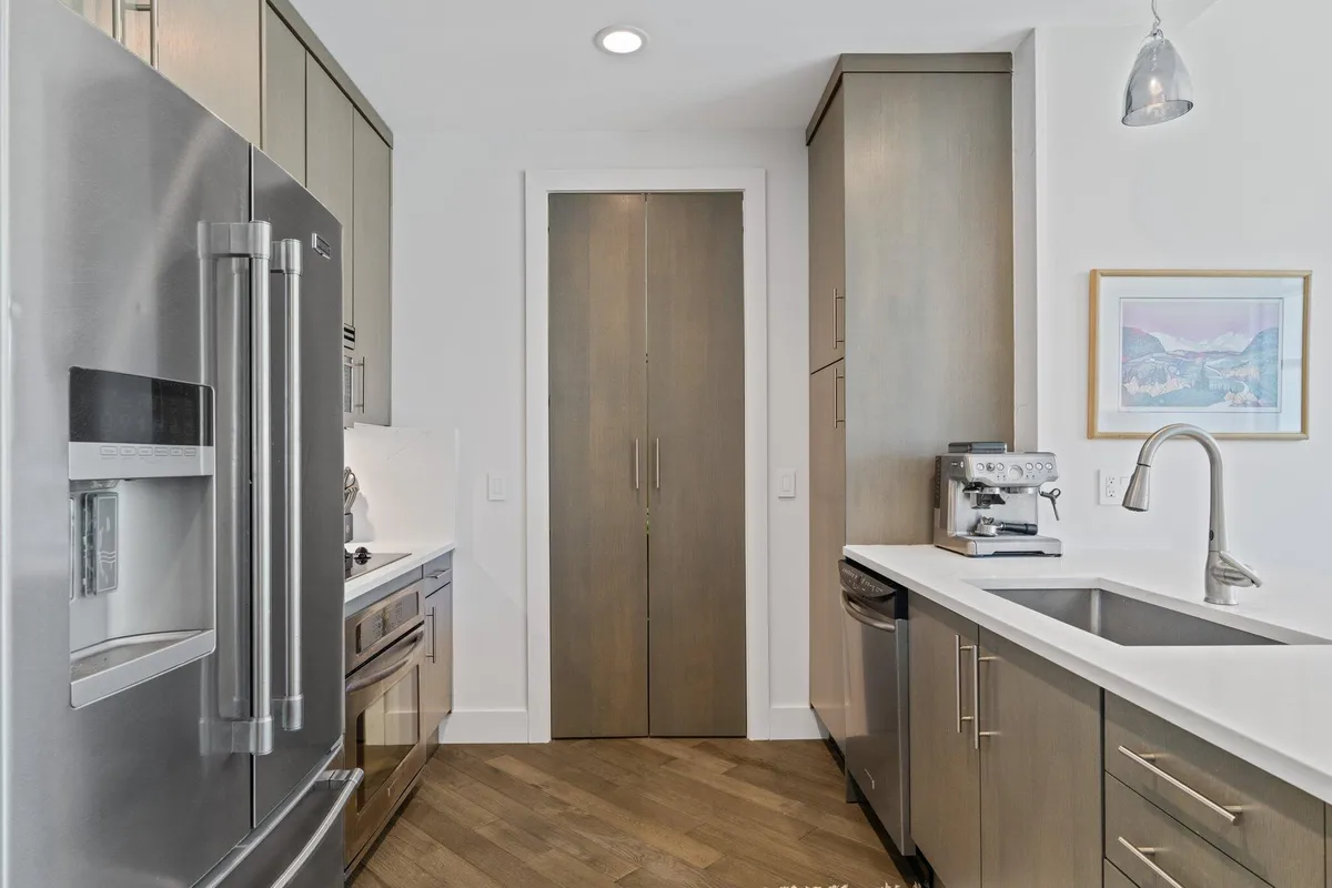 The Meridian Unit 203 photo 10
