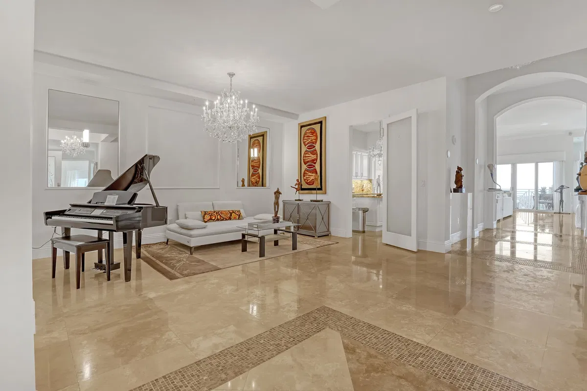 Esplanade Grande Unit Ph1 photo 10