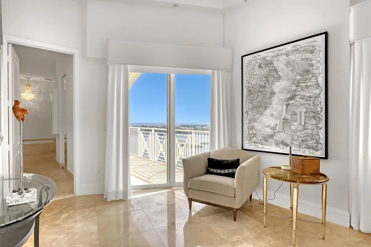 Esplanade Grande Unit Ph1 photo 43