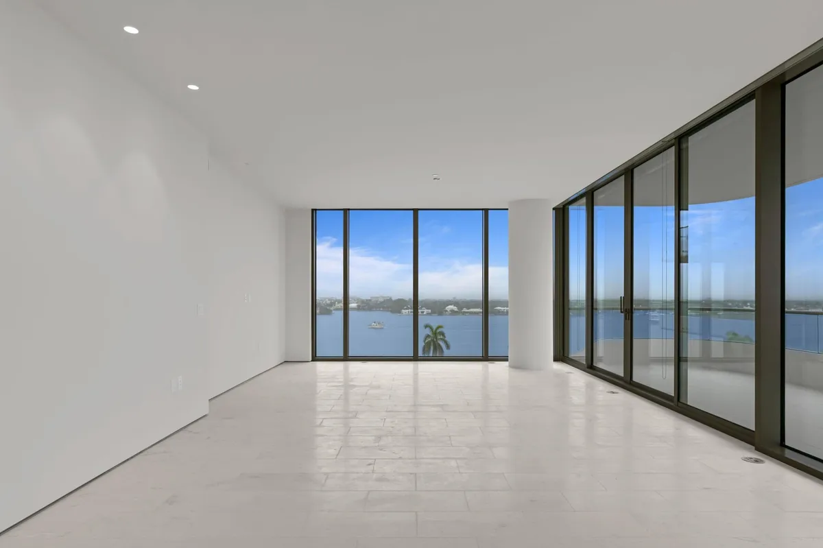 La Clara Palm Beach Unit 703