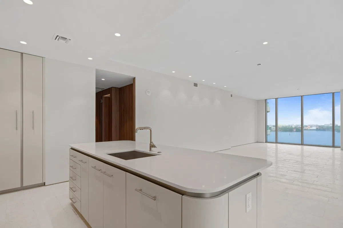 La Clara Palm Beach Unit 703 photo 10