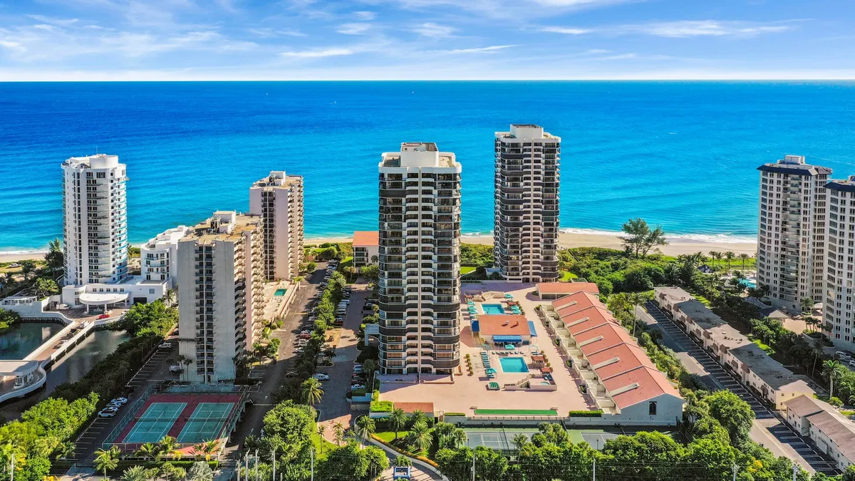 4000 N Ocean Singer Island Unit 1601 photo 4