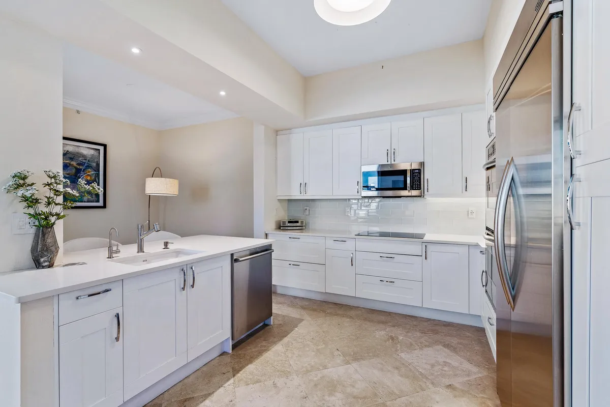 Esplanade Grande Unit 806 photo 7