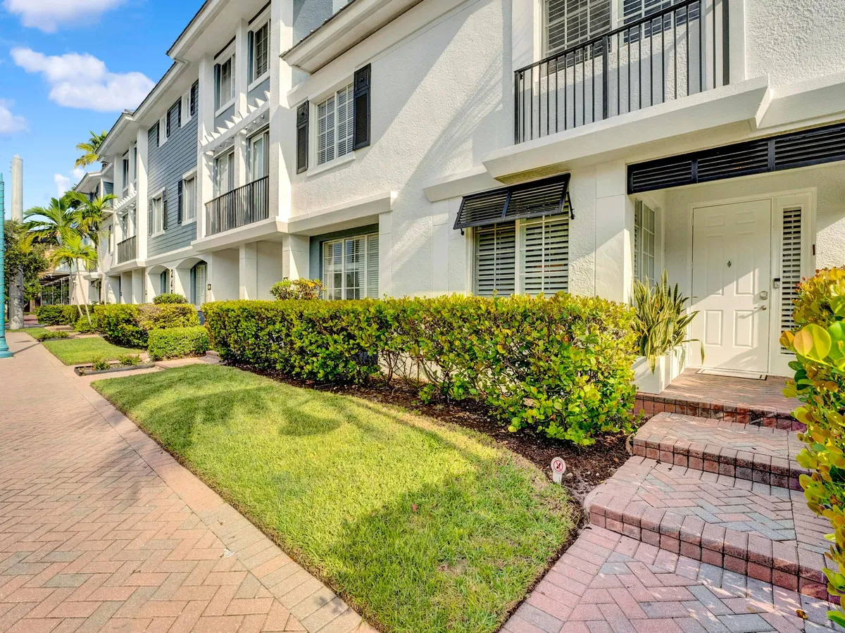 Pineapple Grove Village Condominiums Unit 5-F photo 4