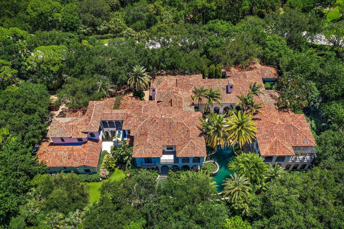 Bear's Club Residence