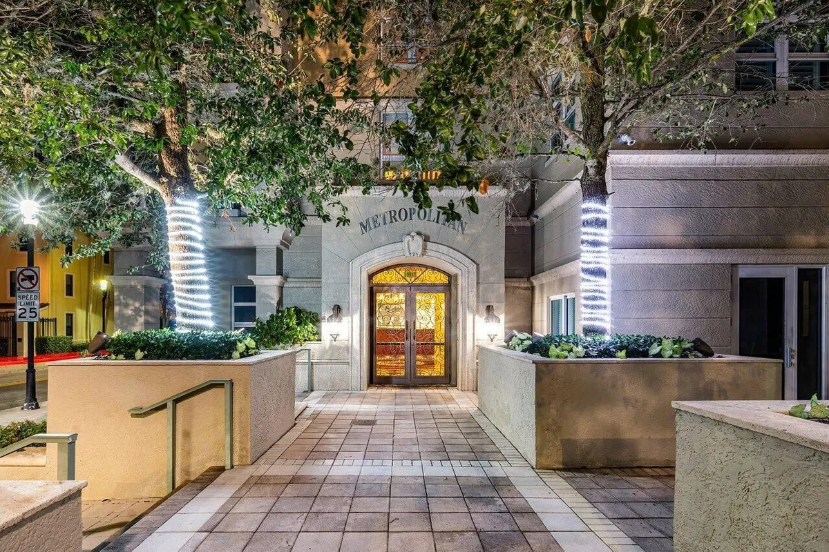 The Metropolitan Unit 604 photo 46