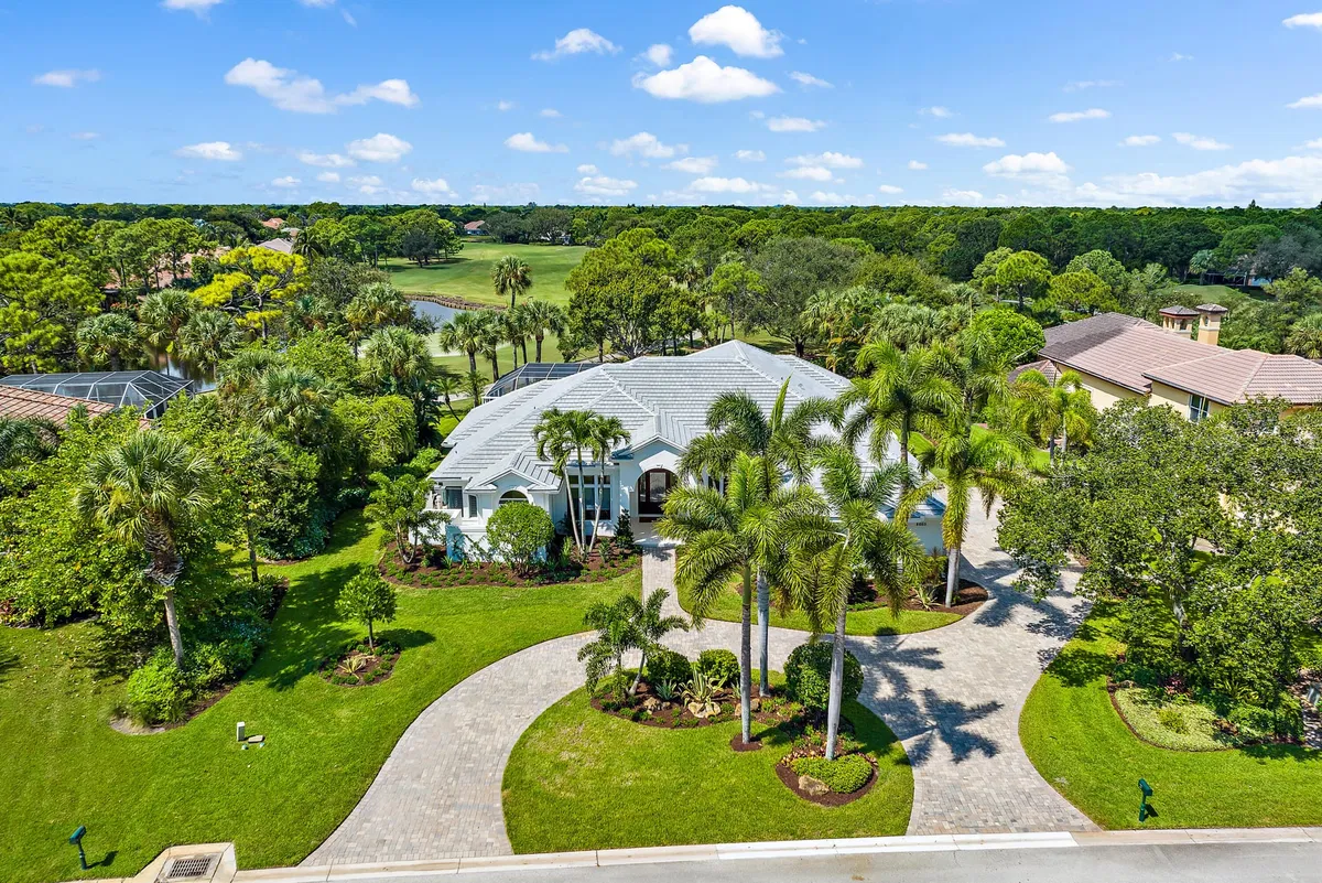 Willoughby Golf Club Residence