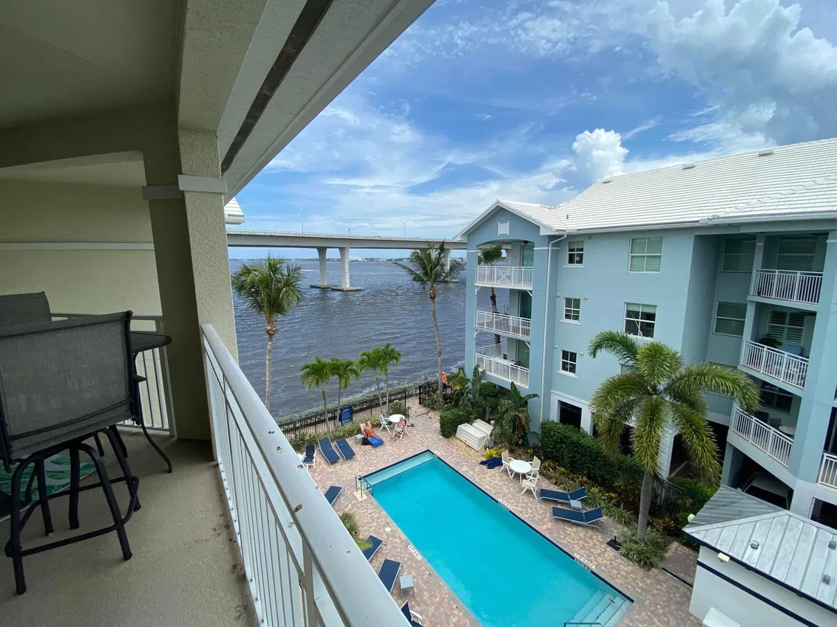 Harborage Yacht Club Unit 405